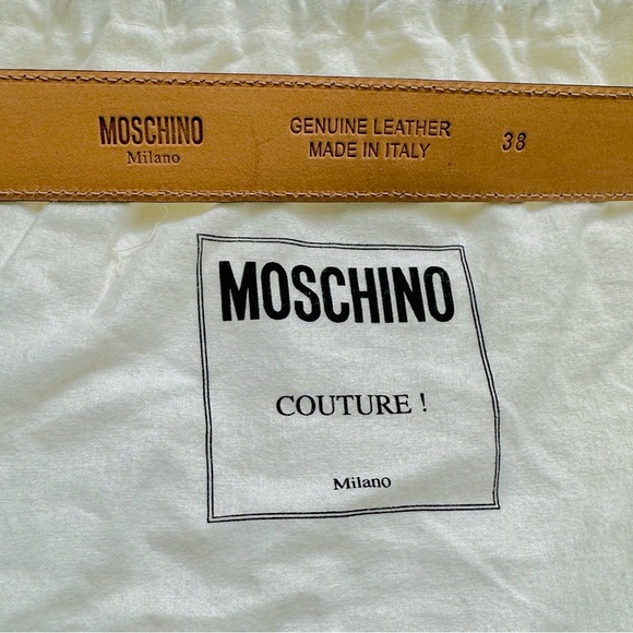 Moschino Women’s Gold Metallic Belt with M Buckle in pristine condition